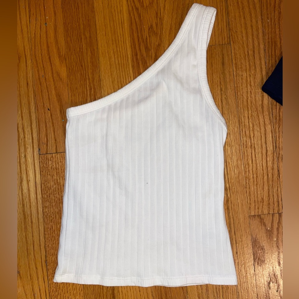 One shoulder tank